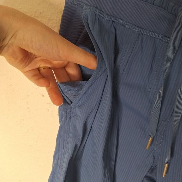 Lululemon Dance Studio Mid-Rise Crop 25"Soft Denim 4 - Picture 4 of 10